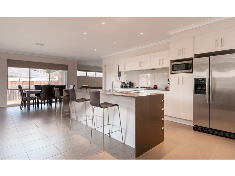 10 Empire Drive, Mooroolbark VIC 3138