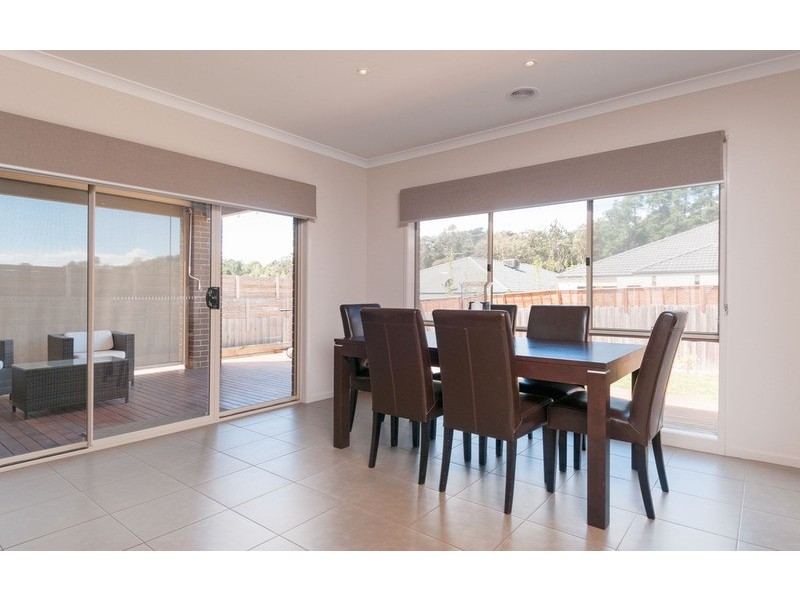 10 Empire Drive, Mooroolbark VIC 3138