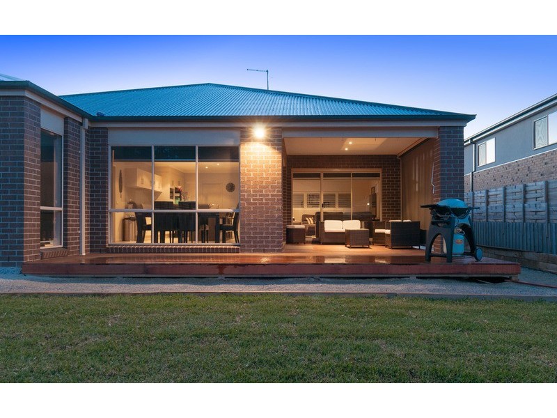 10 Empire Drive, Mooroolbark VIC 3138