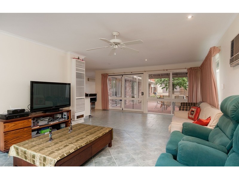 1 Landscape Drive, Mooroolbark VIC 3138