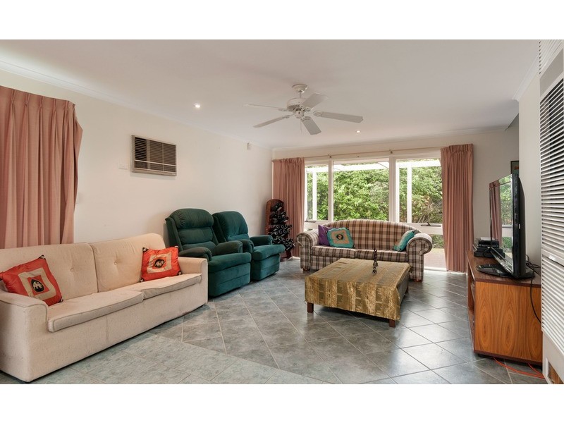1 Landscape Drive, Mooroolbark VIC 3138