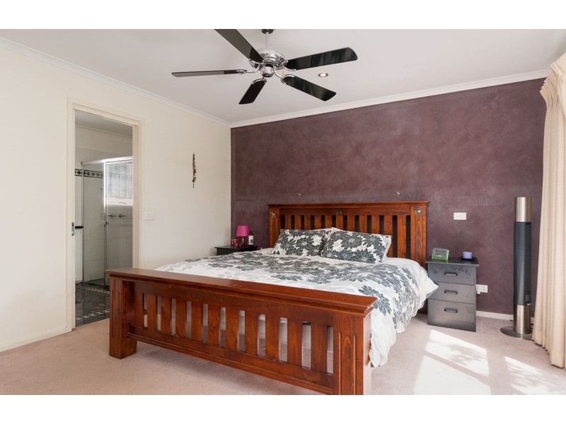 1 Landscape Drive, Mooroolbark VIC 3138