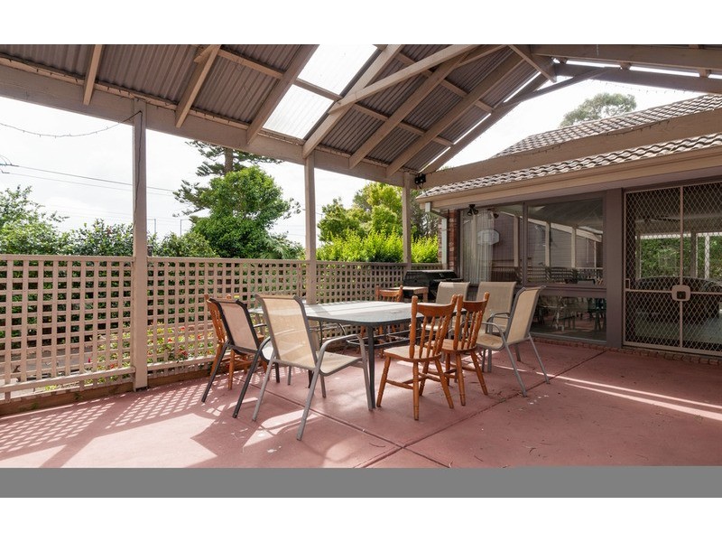1 Landscape Drive, Mooroolbark VIC 3138