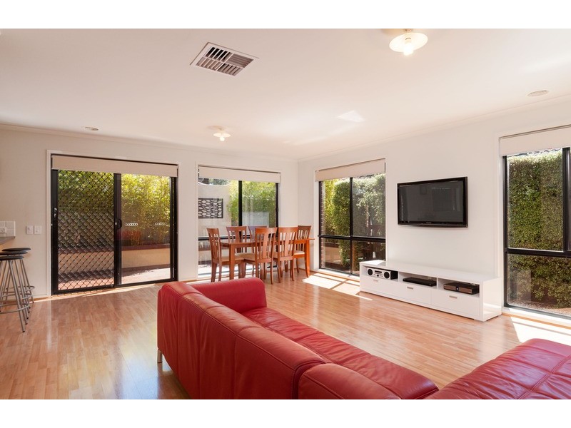 69a Blackburn Road, Mooroolbark VIC 3138