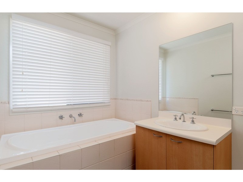 69a Blackburn Road, Mooroolbark VIC 3138