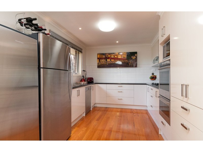 15 Struan Avenue, Mooroolbark VIC 3138