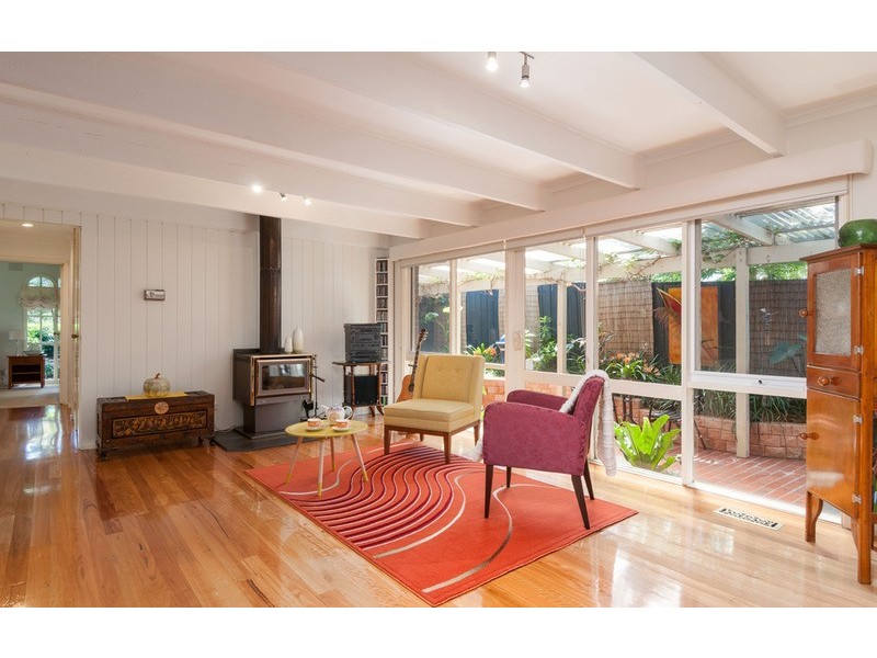 15 Struan Avenue, Mooroolbark VIC 3138