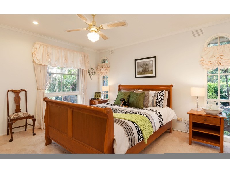 15 Struan Avenue, Mooroolbark VIC 3138