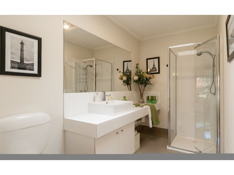 15 Struan Avenue, Mooroolbark VIC 3138