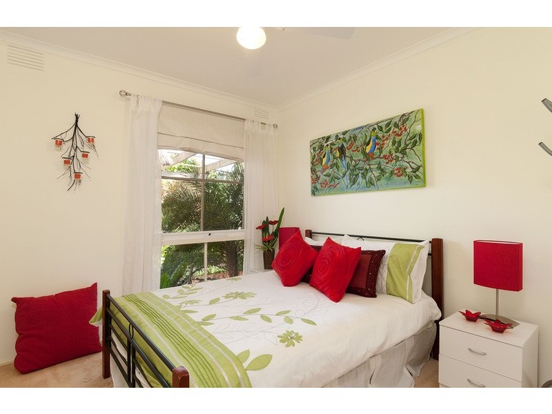 15 Struan Avenue, Mooroolbark VIC 3138