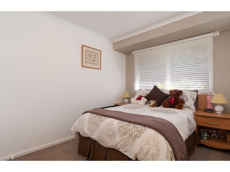 13 Great Oak Court, Mooroolbark VIC 3138
