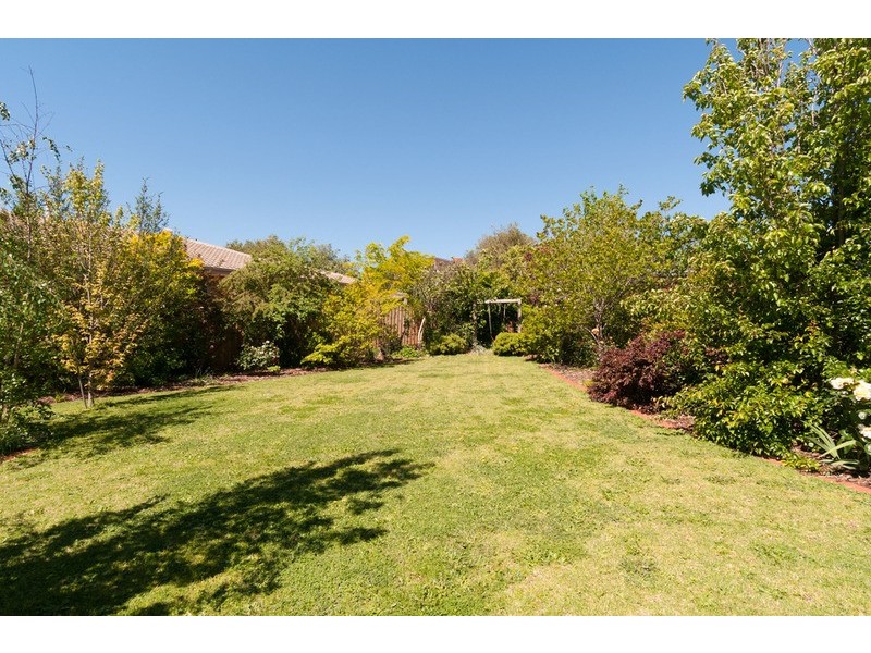 13 Great Oak Court, Mooroolbark VIC 3138