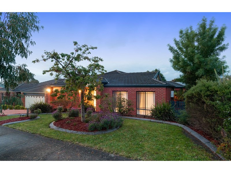 23 Freshfield Avenue, Mooroolbark VIC 3138