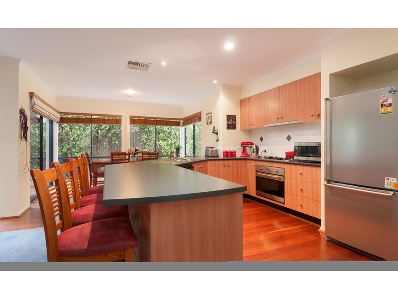 23 Freshfield Avenue, Mooroolbark VIC 3138