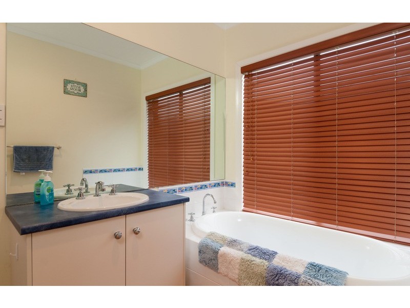 23 Freshfield Avenue, Mooroolbark VIC 3138