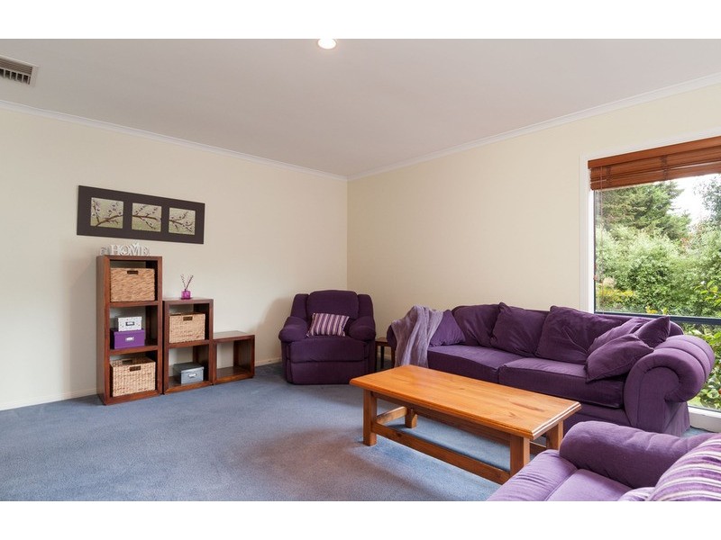 23 Freshfield Avenue, Mooroolbark VIC 3138