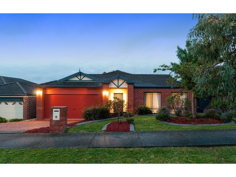 23 Freshfield Avenue, Mooroolbark VIC 3138