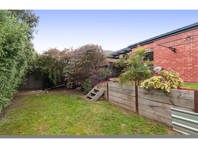 23 Freshfield Avenue, Mooroolbark VIC 3138