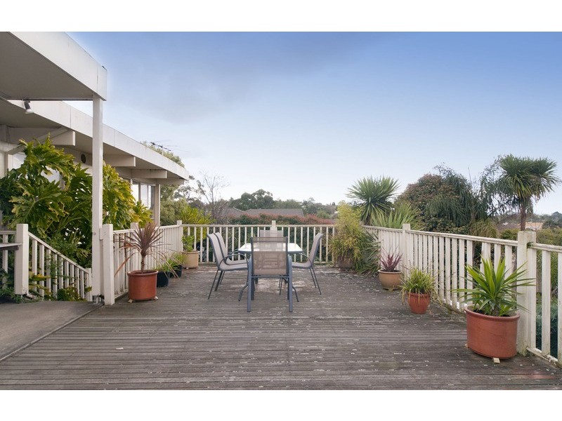19 Cambridge Road, Mooroolbark VIC 3138