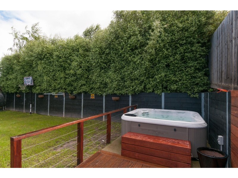 35 Larbert Road, Mooroolbark VIC 3138