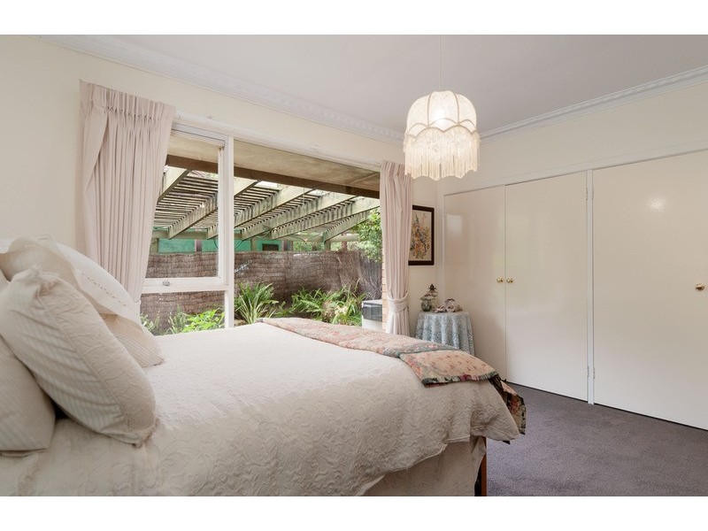 26 Mountain Drive, Mooroolbark VIC 3138