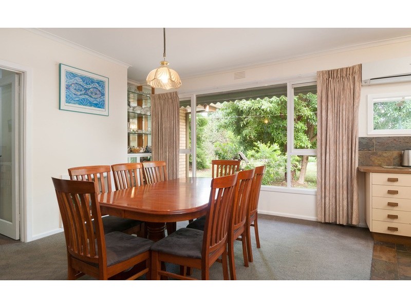 26 Mountain Drive, Mooroolbark VIC 3138