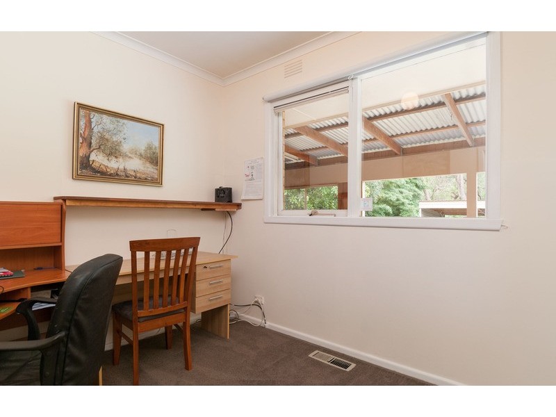 26 Mountain Drive, Mooroolbark VIC 3138