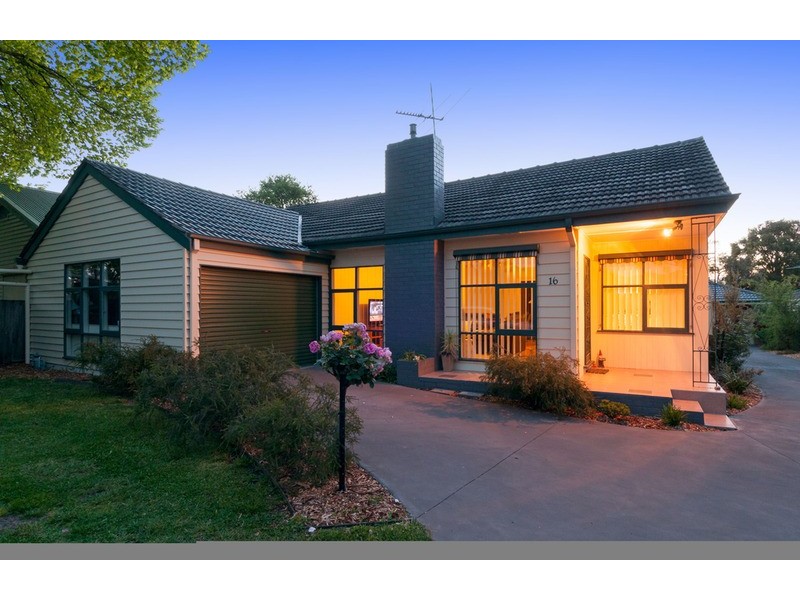 16 Colchester Road, Kilsyth VIC 3137
