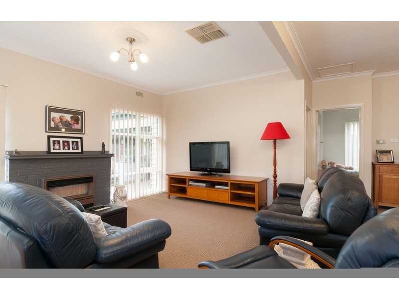 16 Colchester Road, Kilsyth VIC 3137