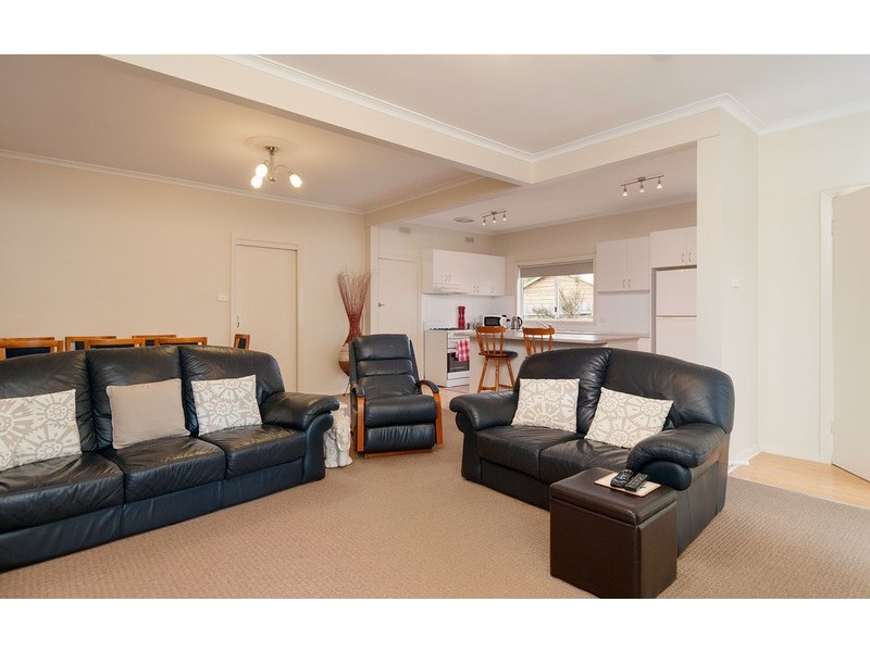 16 Colchester Road, Kilsyth VIC 3137