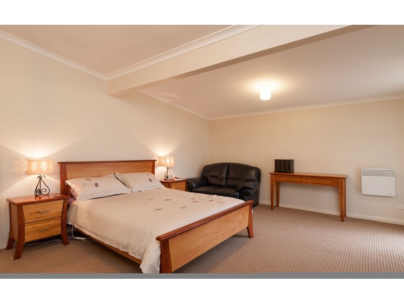 16 Colchester Road, Kilsyth VIC 3137