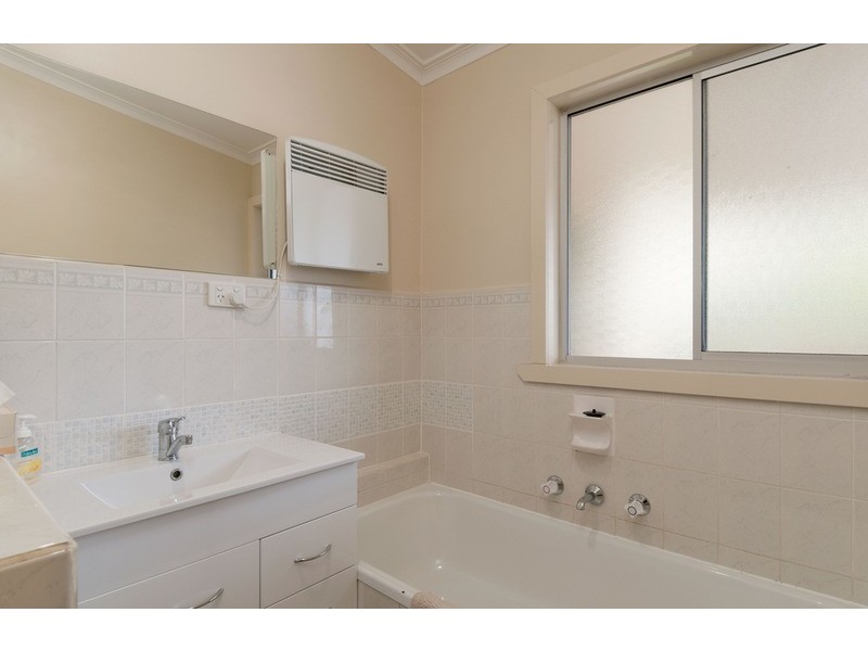 16 Colchester Road, Kilsyth VIC 3137