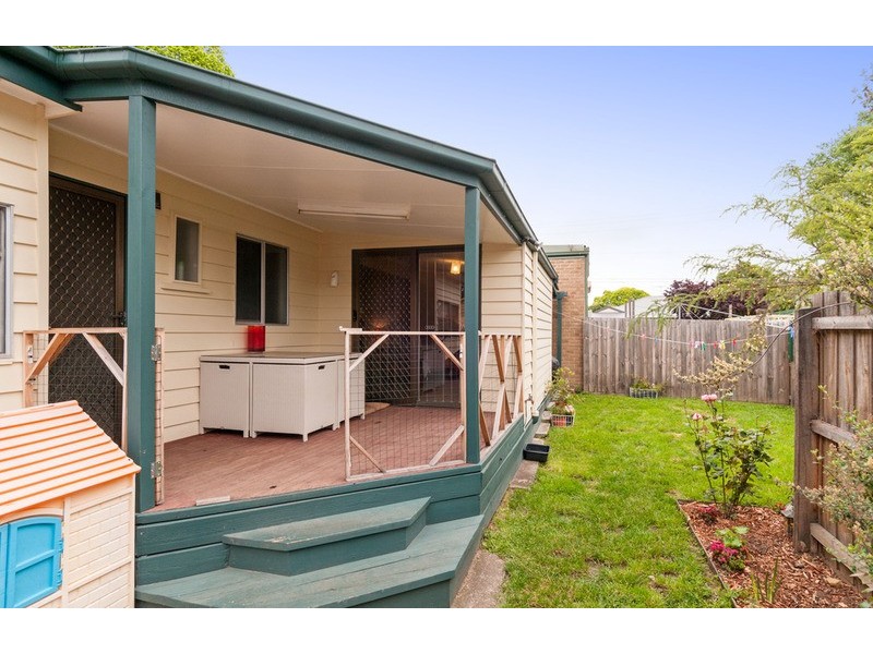 16 Colchester Road, Kilsyth VIC 3137