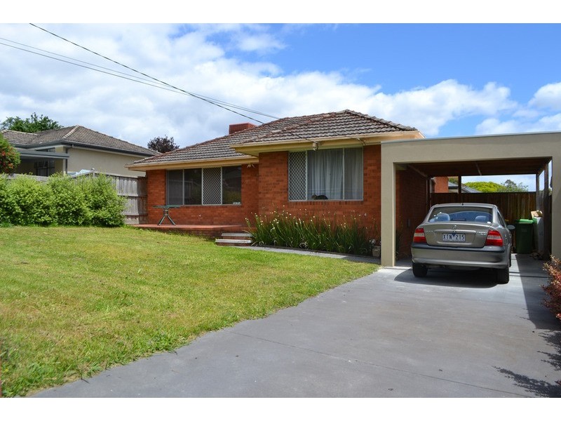 1/6 Bridges  Avenue, Mooroolbark VIC 3138