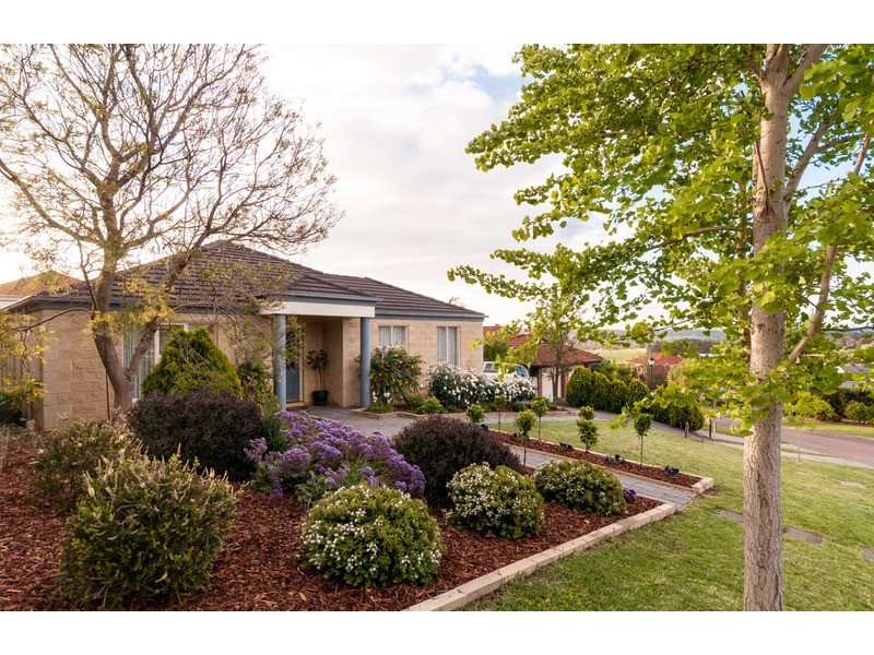 4 Greenridge Court, Chirnside Park VIC 3116