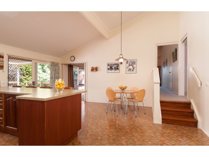 18 Ashton Avenue, Mooroolbark VIC 3138