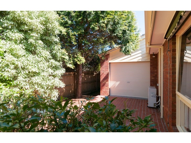 18 Ashton Avenue, Mooroolbark VIC 3138