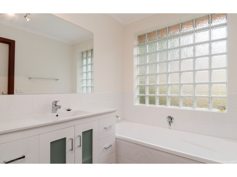 6 Anthony Drive, Chirnside Park VIC 3116