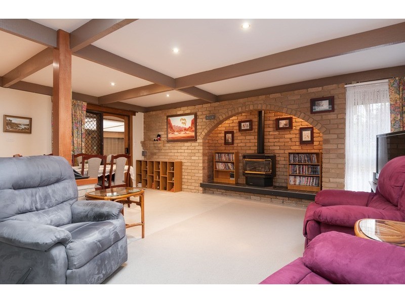 6 Daymar Drive, Mooroolbark VIC 3138