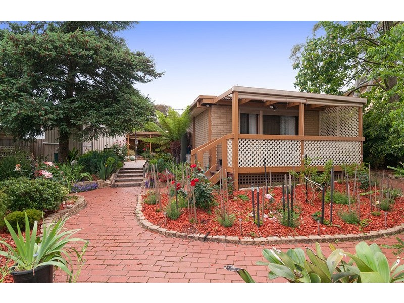 6 Daymar Drive, Mooroolbark VIC 3138