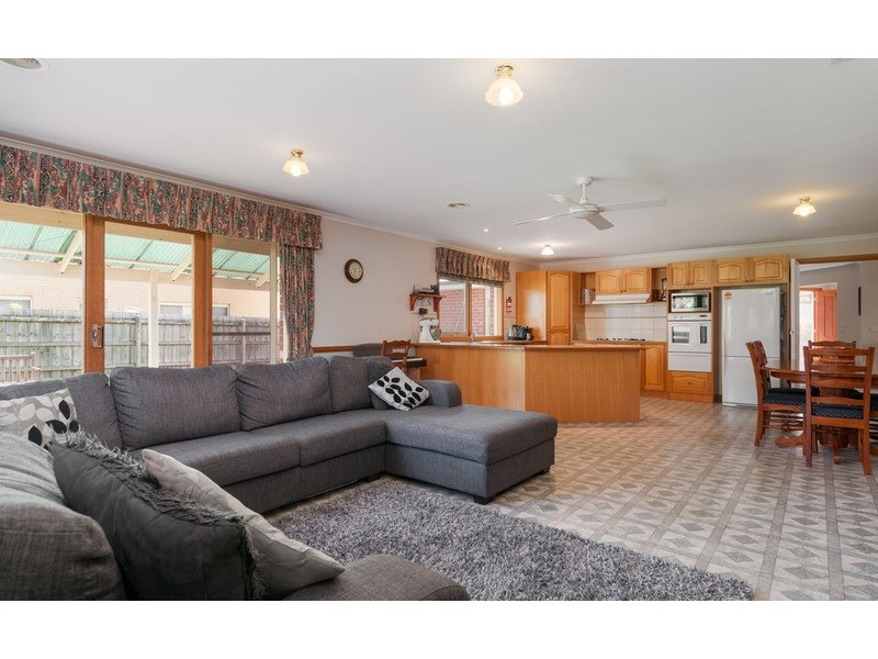 102 Nimblefoot Way, Lilydale VIC 3140