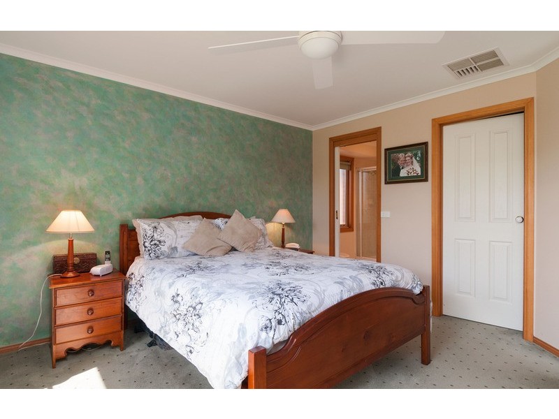 102 Nimblefoot Way, Lilydale VIC 3140