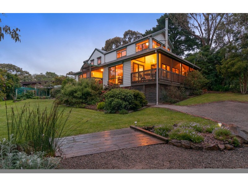 35 Pine Road, Mooroolbark VIC 3138