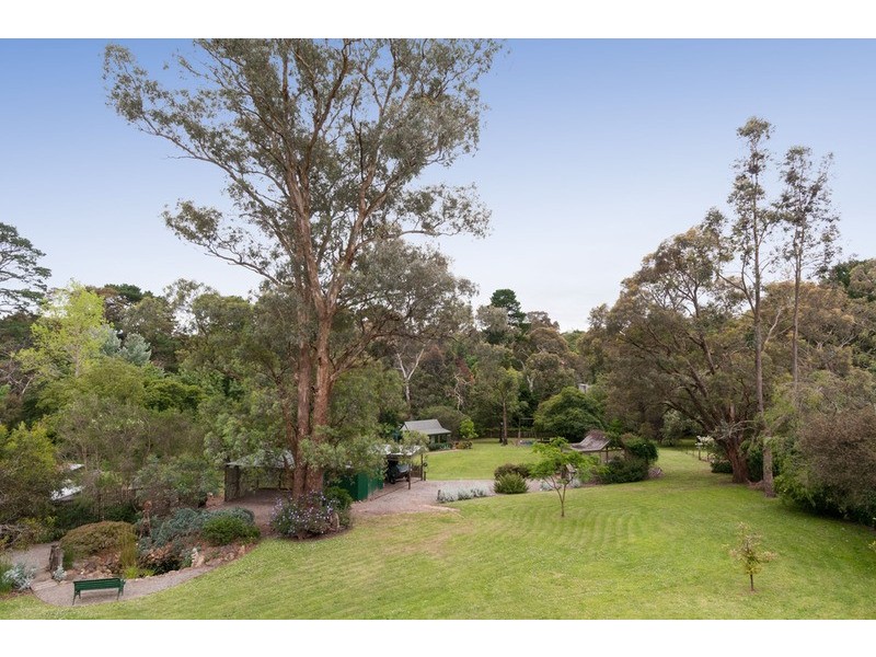 35 Pine Road, Mooroolbark VIC 3138