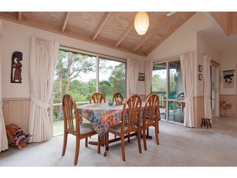 35 Pine Road, Mooroolbark VIC 3138