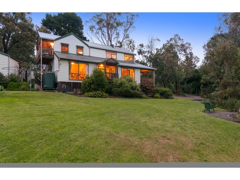 35 Pine Road, Mooroolbark VIC 3138