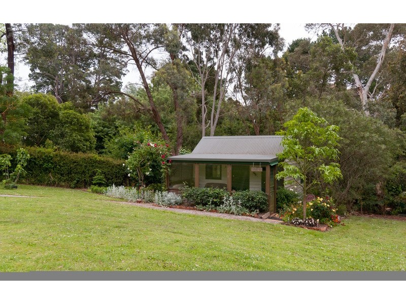 35 Pine Road, Mooroolbark VIC 3138