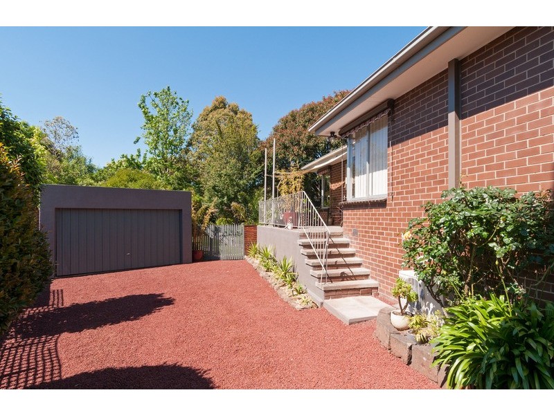 14 Lansell Road, Mooroolbark VIC 3138
