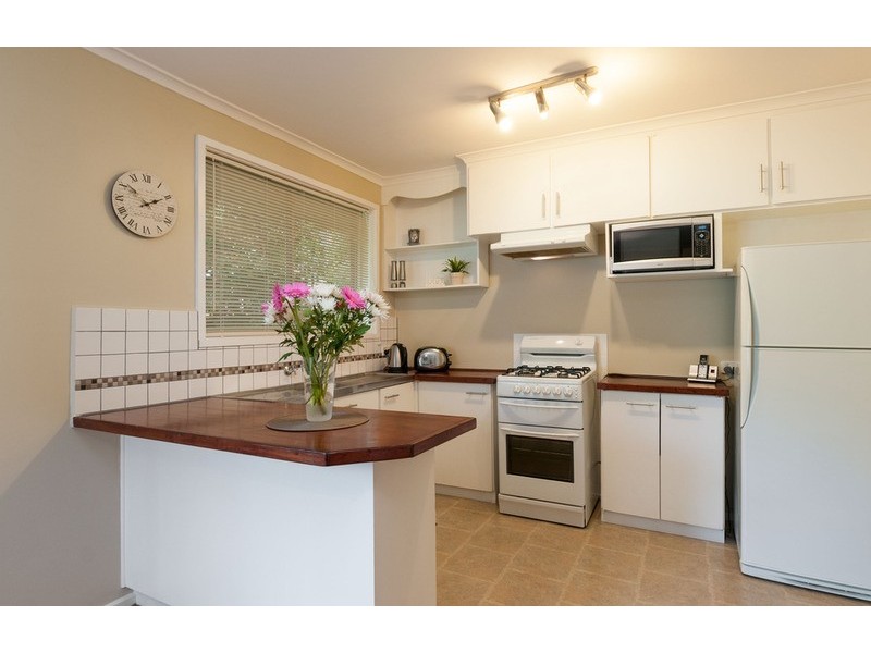 14 Lansell Road, Mooroolbark VIC 3138