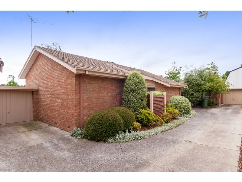 2/12 Plumer Street, Croydon VIC 3136